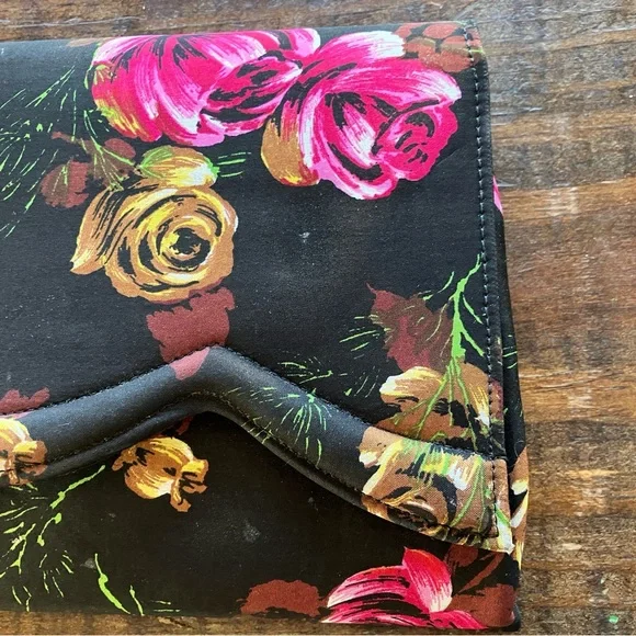 👜 Vintage Lennox Floral Clutch Bag | Black Rose Print Envelope Purse - Picture 11 of 12